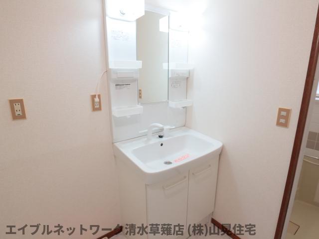 洗面設備　スペースが確保できる洗面所です