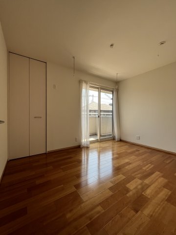 その他部屋・スペース　開放的な寝室です♪