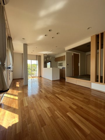 居室・リビング　ゆったりとした居間です♪