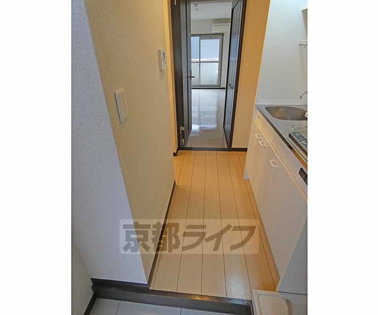 その他部屋・スペース　フローリングの廊下です。