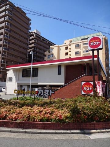 飲食店　ガスト文の里店（飲食店）まで490m