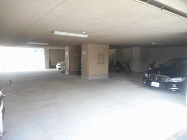 駐車場　屋根付き駐輪場！