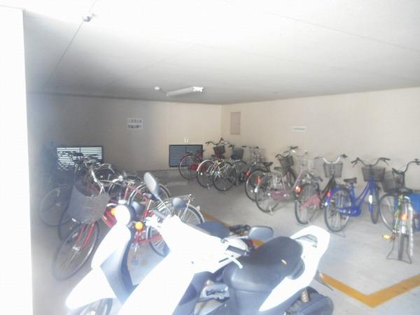 その他共有部分　フローリング！