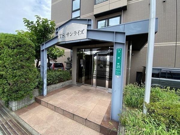 エントランス　キレイなエントランス！