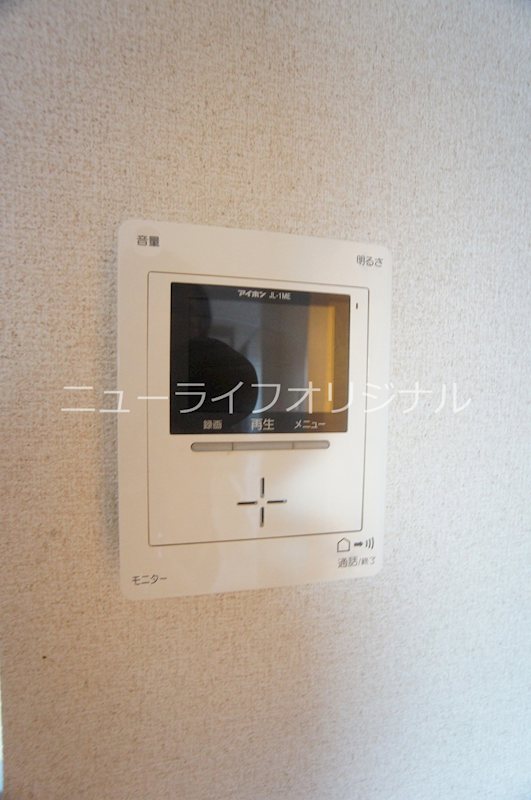 セキュリティ　室内モニターで来訪者を確認できるTVモニターホン