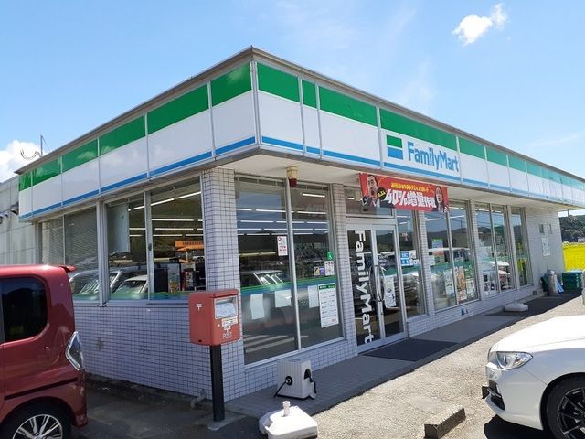 コンビニ　ファミリーマート大江店様（コンビニ）まで1300m