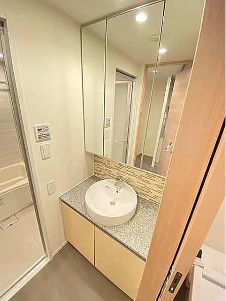 洗面設備　写真は同タイプ住居です。