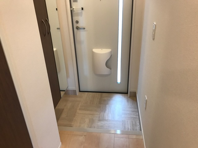 玄関　（イメージ・現状優先）