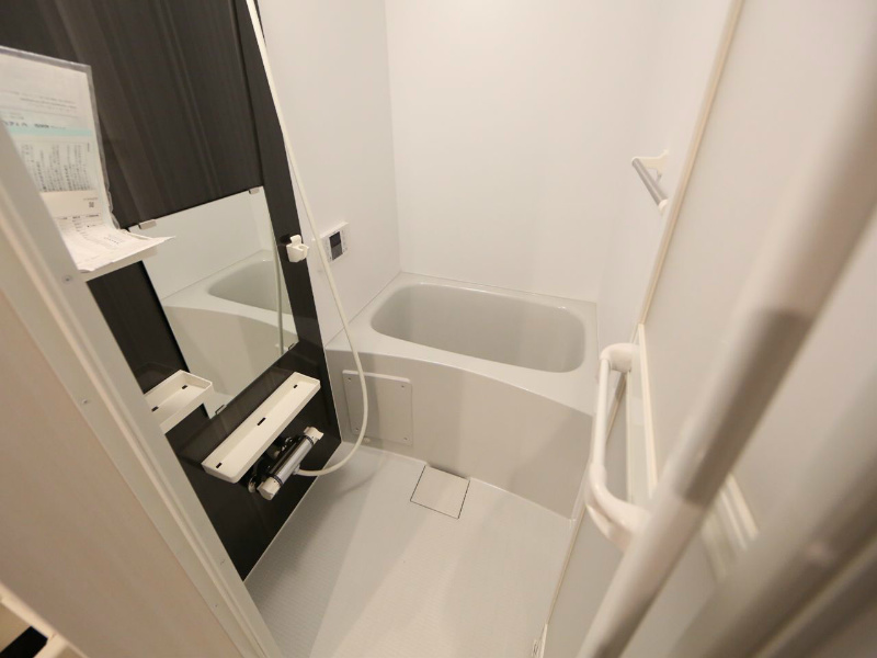 バス・シャワールーム　追い焚き　オートバス機能付バスルーム