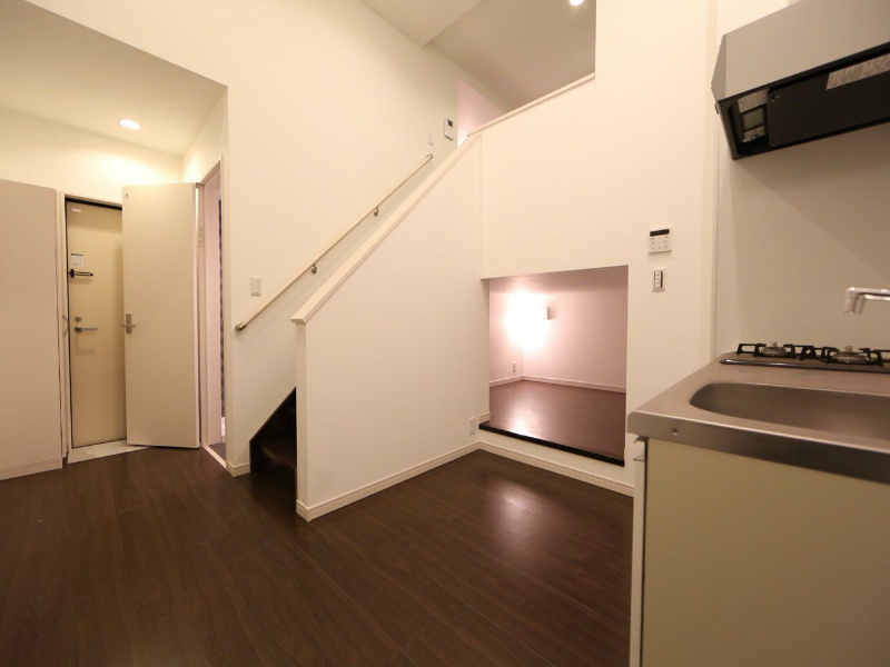 居室・リビング　ＤＫ6.1帖　アンダーロフト3帖　洋室3帖　ロフト2.5帖