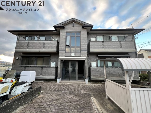 エントランス　敷地内に駐車場あります！