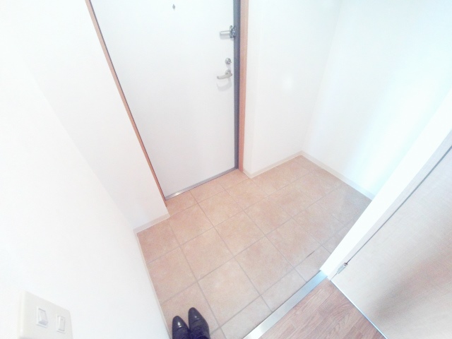 玄関　お好みのシューズBOXが置ける広い玄関スペース