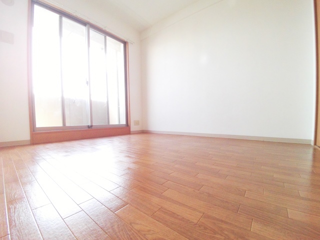 その他　南向きで明るい5帖の洋室、子供部屋などにピッタリ