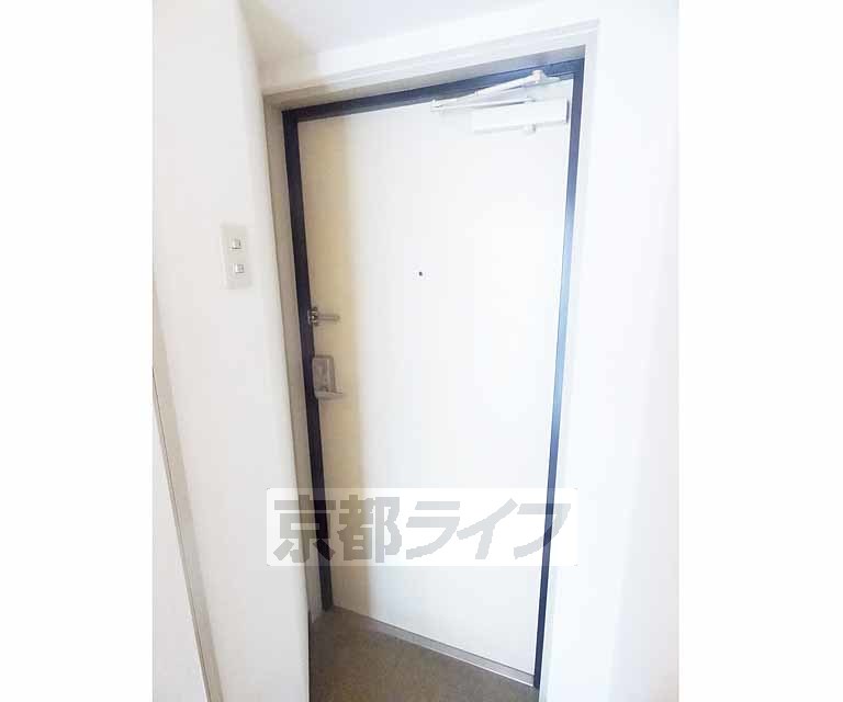 その他設備　しっかりとしたドア。