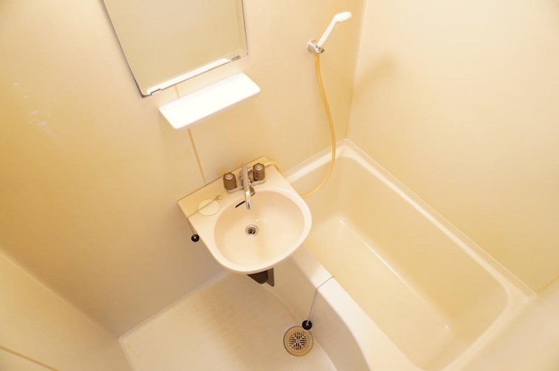 バス・シャワールーム　バストイレ別で快適な毎日