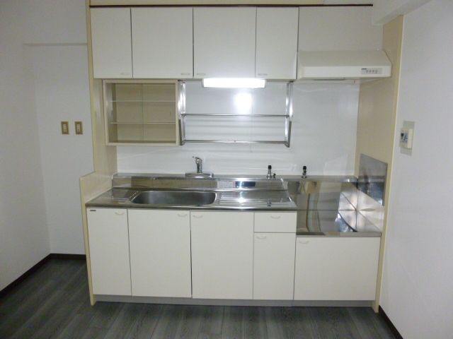 キッチン　コンパクトなキッチンで掃除もラクラク