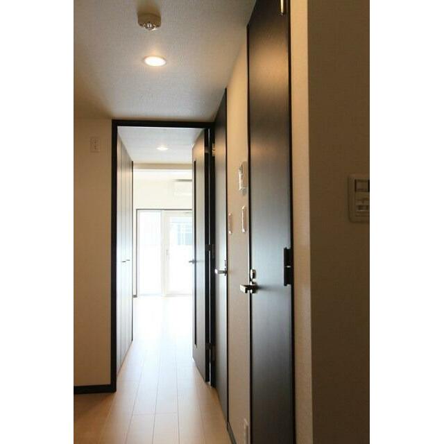 玄関　※同じタイプのお部屋の写真です。