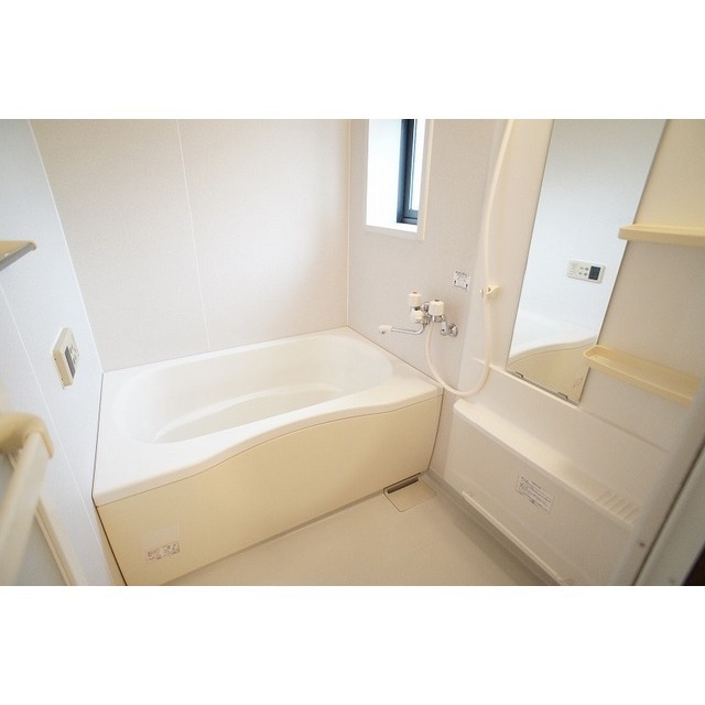 バス・シャワールーム　追焚・乾燥機機能付き浴室