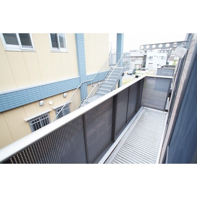 バルコニー　１階が専用庭、２階がバルコニータイプです。