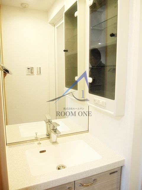 洗面設備　独立洗面台です。