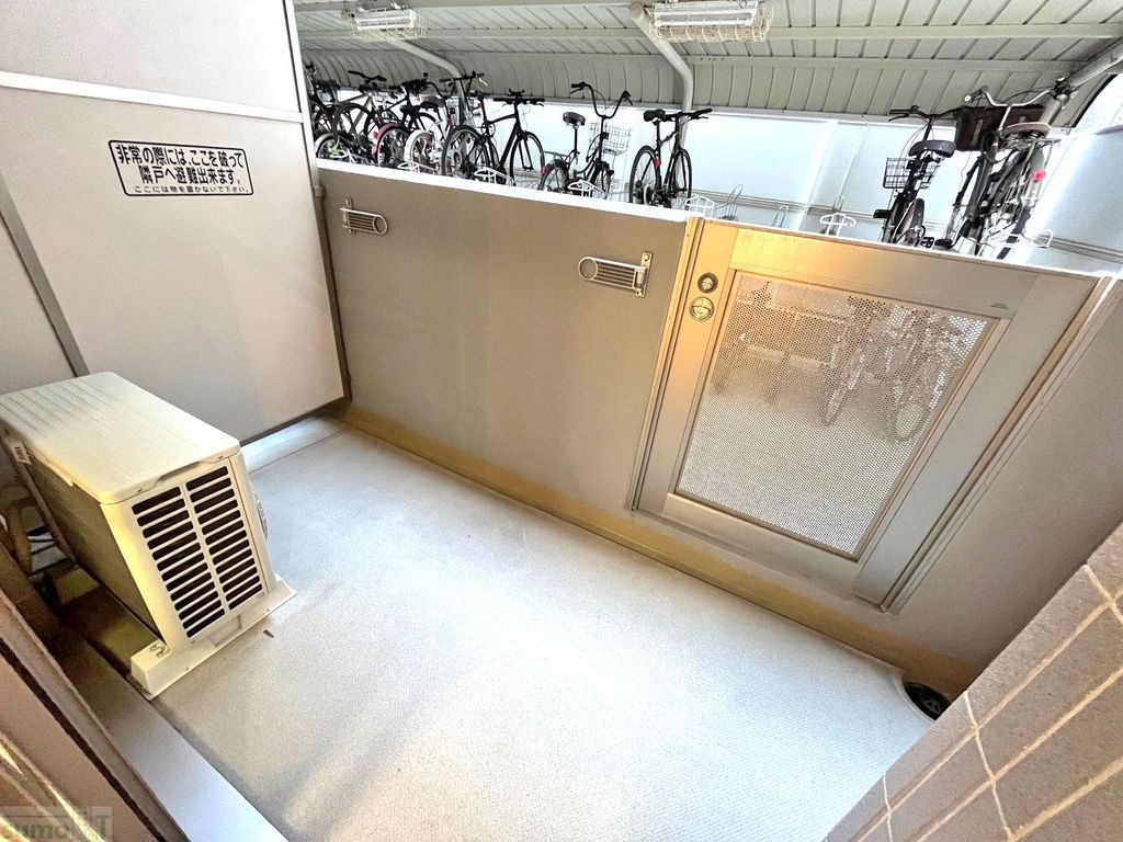 バルコニー　バルコニー