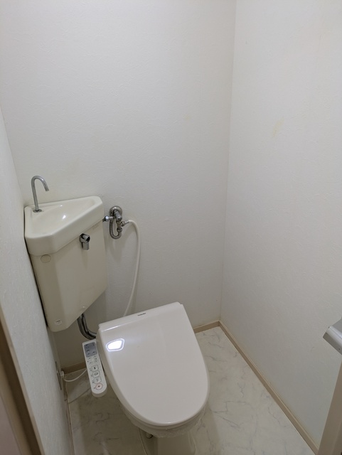 トイレ　★洗浄機能付暖房便座★