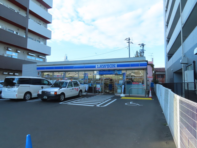 コンビニ　ローソン　仙台苦竹一丁目店（コンビニ）まで750m