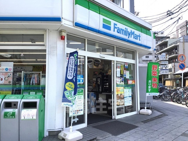 コンビニ　ファミリーマート　新栄一丁目（コンビニ）まで96m