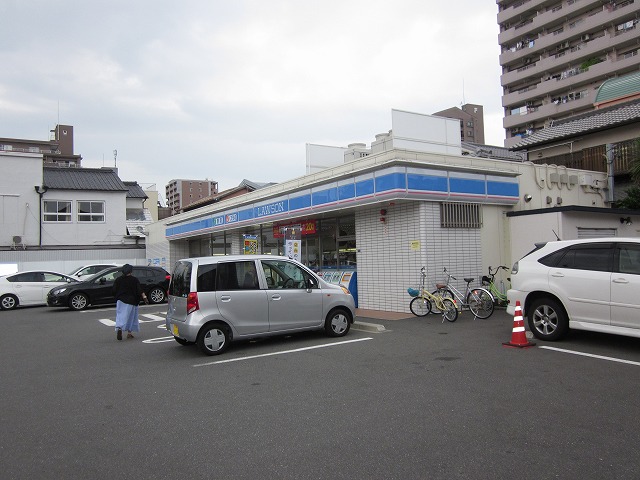 コンビニ　ローソン四日市中部店（コンビニ）まで256m