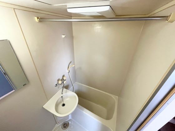 洗面設備　※別部屋の写真です