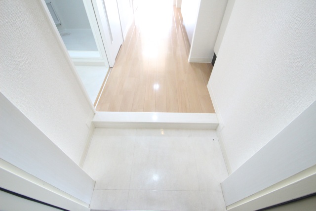 玄関　※別部屋の参考写真のため、原状優先です。