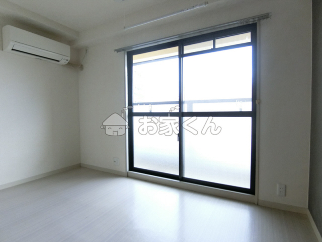 居室・リビング　室内