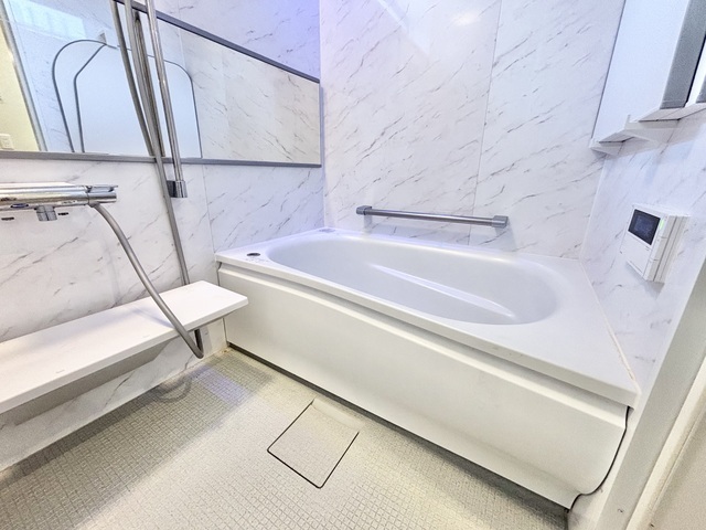 バス・シャワールーム　浴室乾燥機・追焚機能