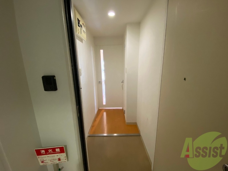 玄関　玄関の様子です。明るい印象ですね。気分もあがりそう。