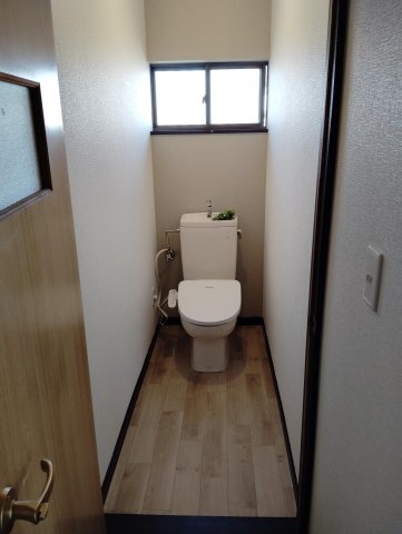 トイレ　温水洗浄便座