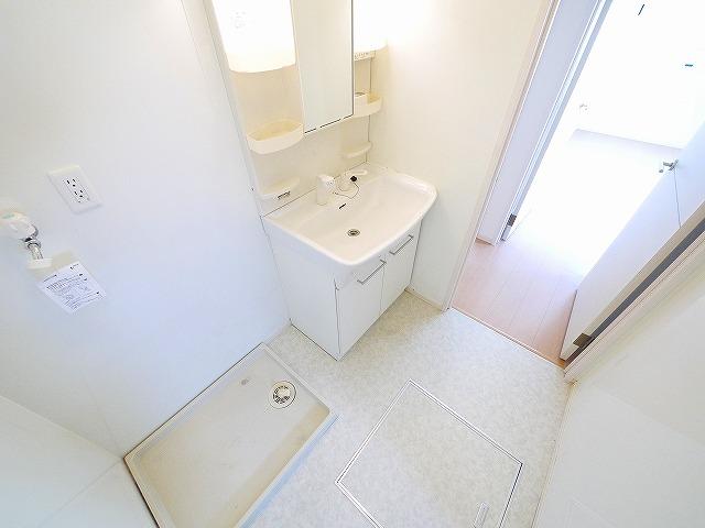 洗面設備　使いやすい洗面所です