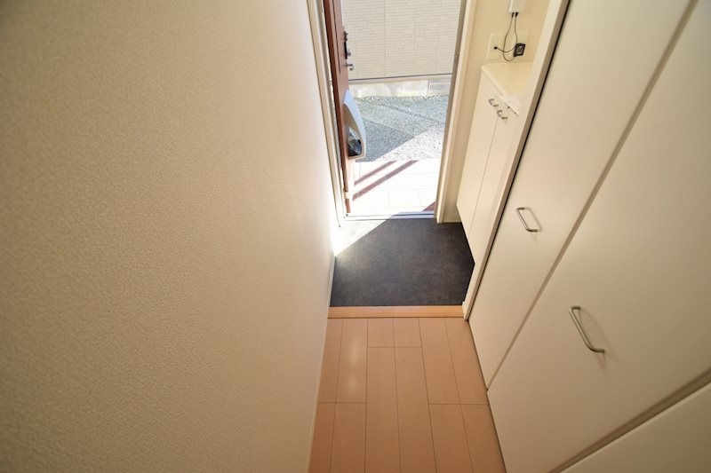 玄関　反転タイプです