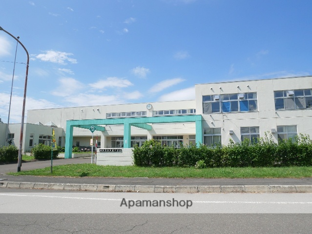 中学校　三笠中学校（中学校）まで507m