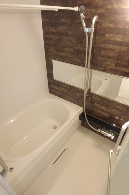 バス・シャワールーム　追焚・浴室乾燥機付のお風呂！