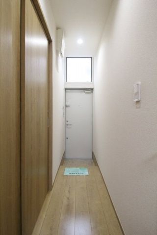 玄関　（別タイプ参考写真）カーサ西巣鴨　北区滝野川３