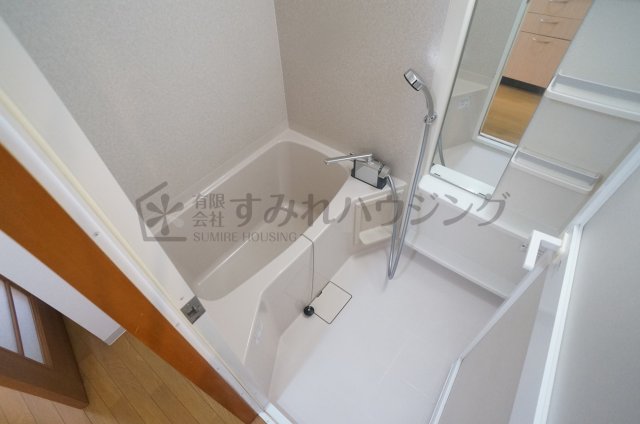 バス・シャワールーム　参考、同建物・反転間取りの号室