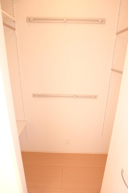 収納　ワンステップクローゼット