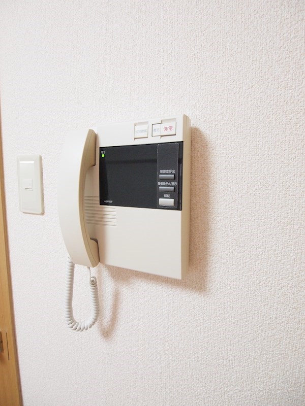 セキュリティ　TVモニター付きインターホン。