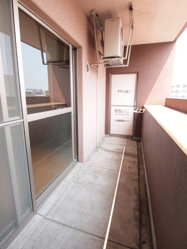 バルコニー　広めのバルコニー