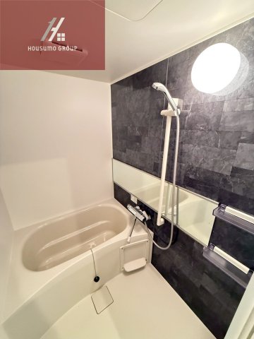 バス・シャワールーム　コンパクトで使いやすいお風呂です