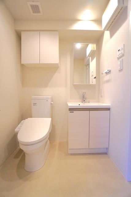 洗面設備　※写真は同タイプ住戸です。