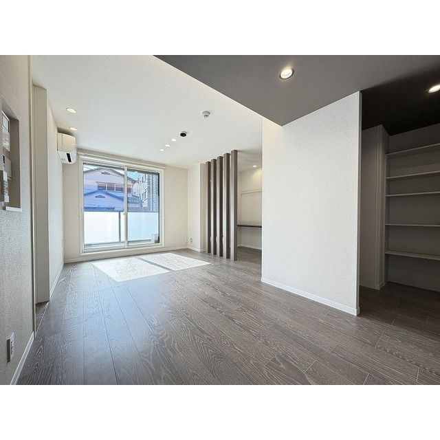 居室・リビング　１４．５帖の広々としたリビングです♪