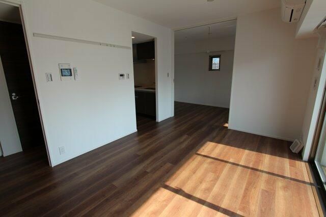 居室・リビング　写真は同タイプ住居です。