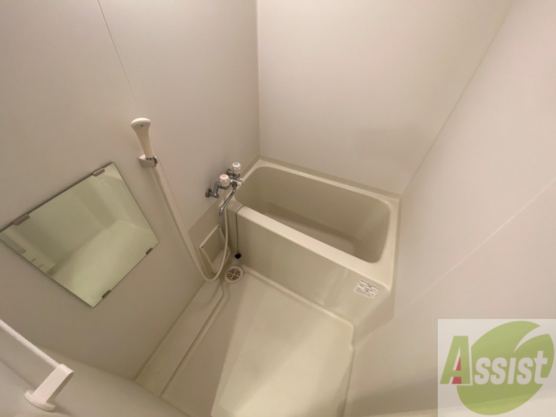 バス・シャワールーム　お風呂になります。一日の疲れを癒してくださいね