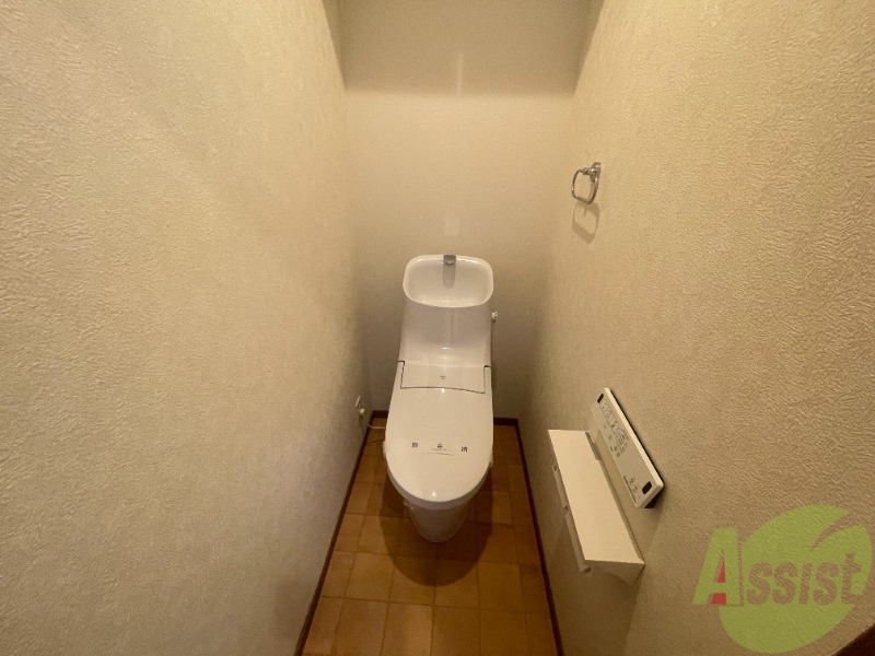 トイレ　トイレはウォシュレット機能付きで、快適にお過ごしいただけます